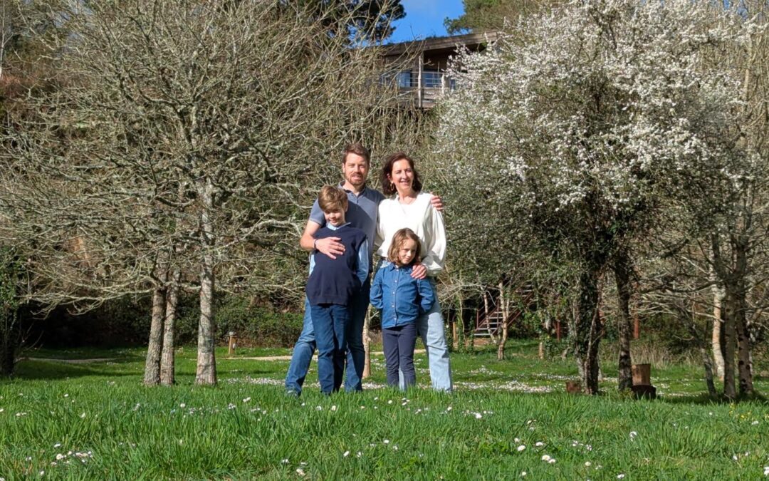 Le domaine des Cabanes perchées de La Carriair : le nouveau refuge de Johanna, Benoit et de leurs deux enfants