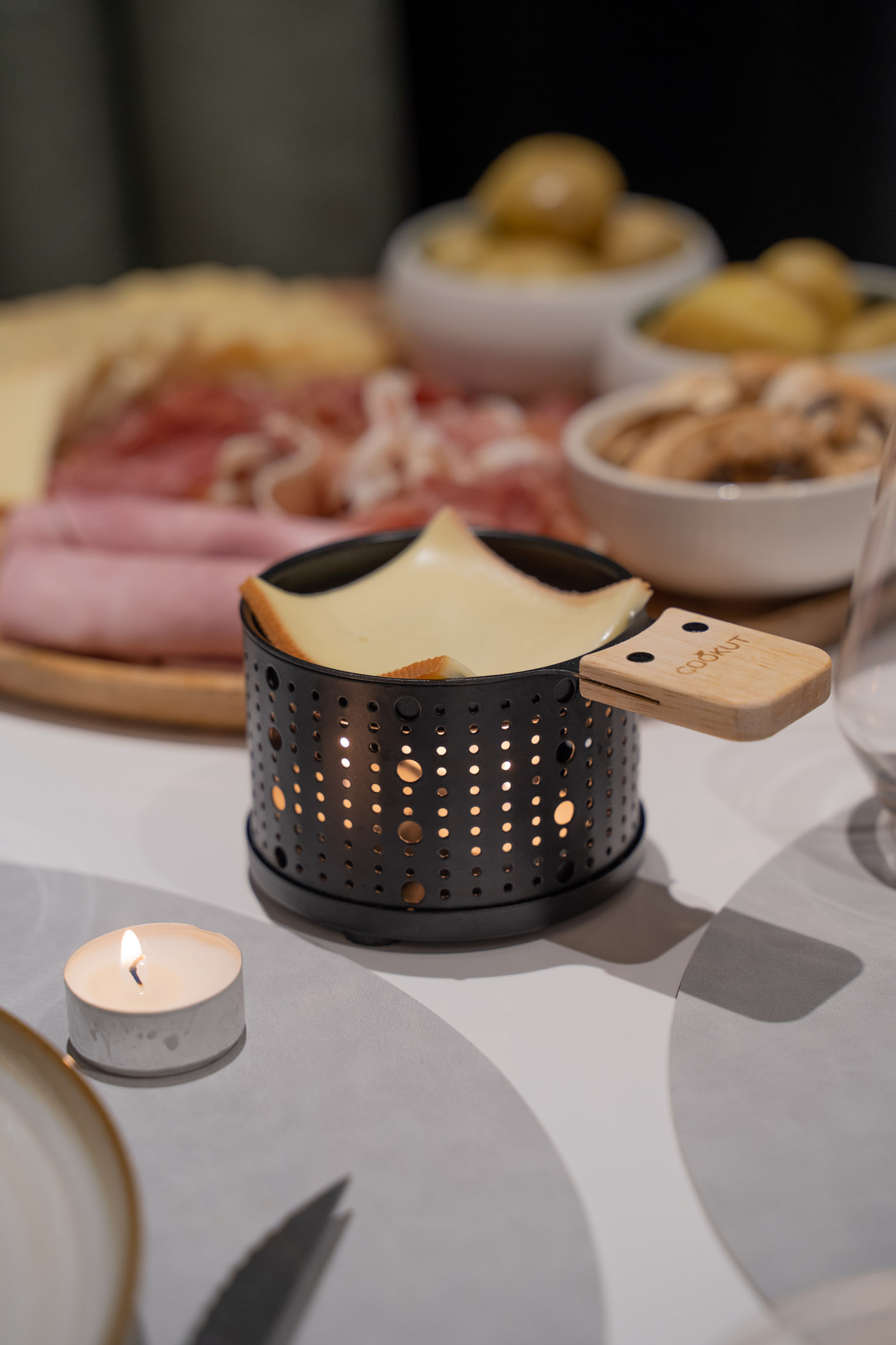 Raclette à la bougie, Diner raclette , Panier repas livré en cabane