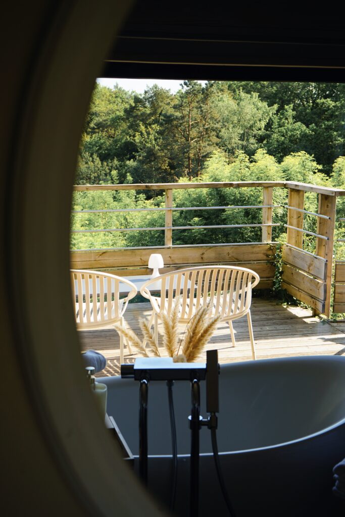 baignoire dans lodge avec vue panoramique