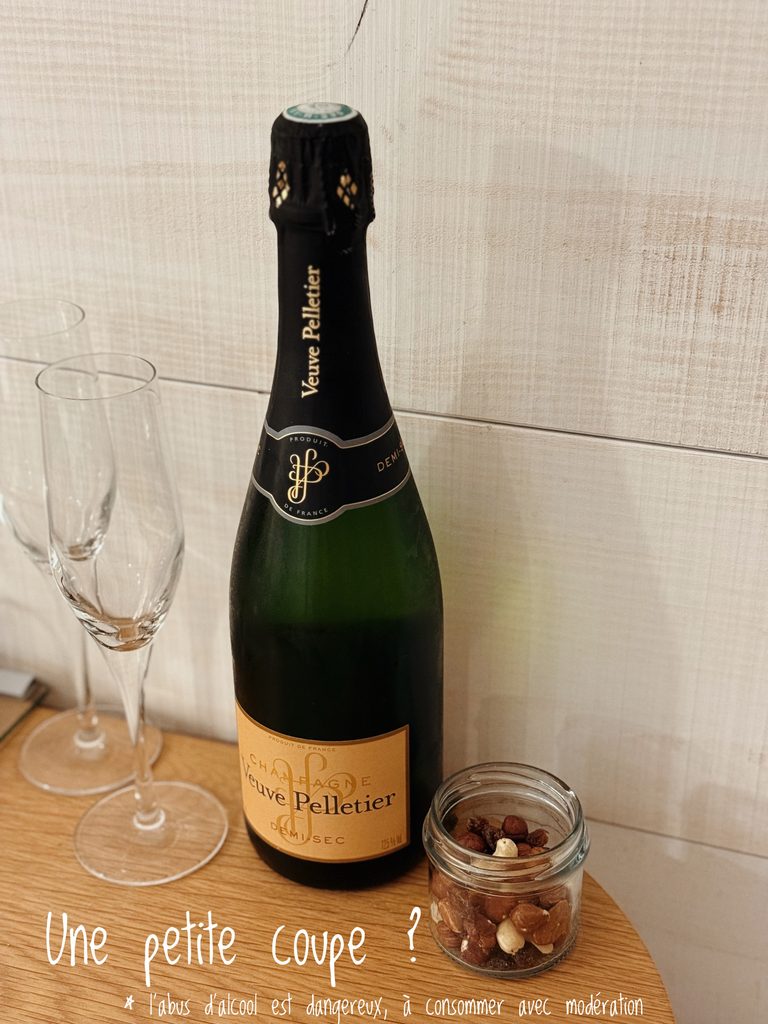 Une bouteille de champagne en option pour un séjour en amoureux à Carrière Sauvage