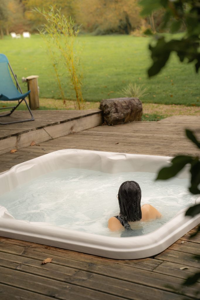 Spa extérieur de Carrière Sauvage dans la nature à Pont-Aven