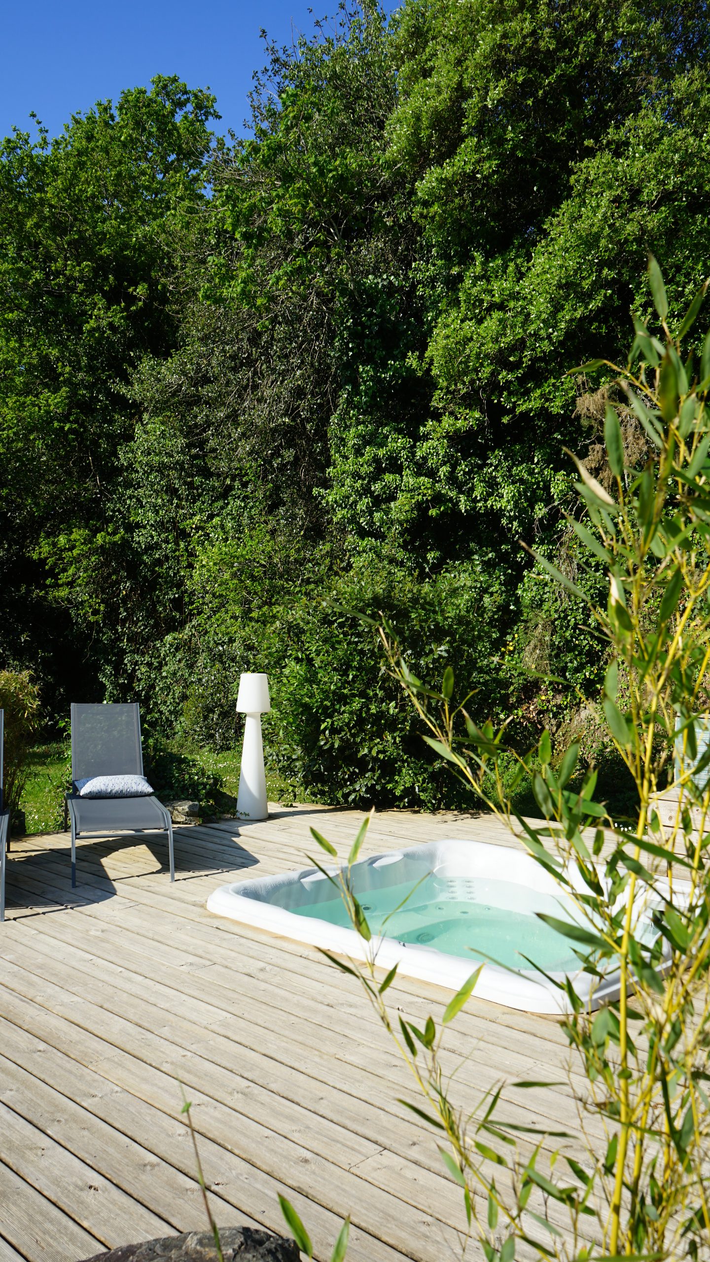 Spa extérieur en accès privatif à Carrière Sauvage à Pont-Aven